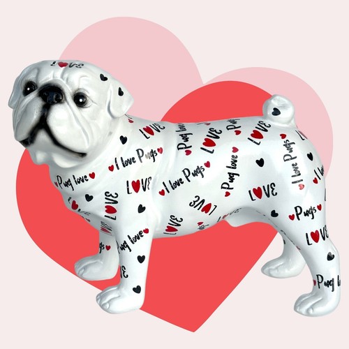 Pug figurine love - love, pugs